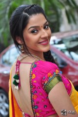 Mehreen at Krishna Gadi Veera Prema Gaadha Movie Press Meet